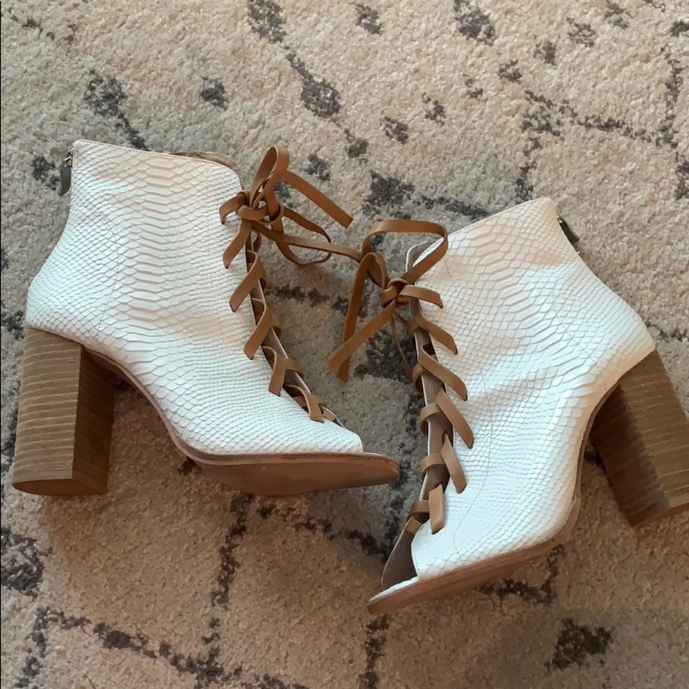KRISTEN CAVALLARI LACE UP BOOTIES - WORN ONCE